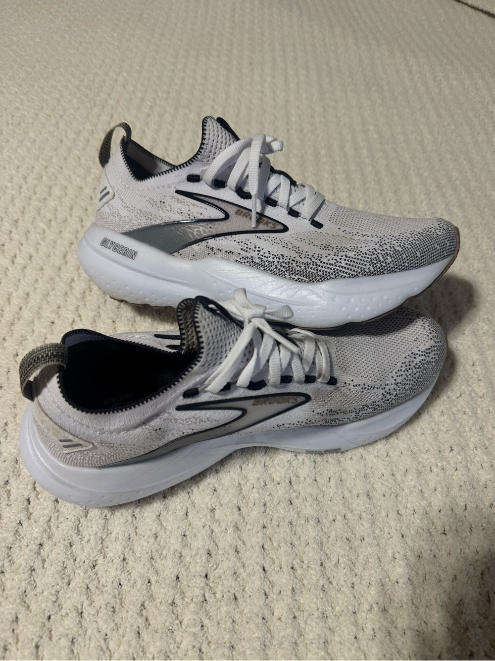 Brooks Women's White & Gray & Brown Running Shoes
